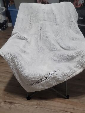 Bath & Body Works Plush Sherpa Throw Blanket - Light Gray